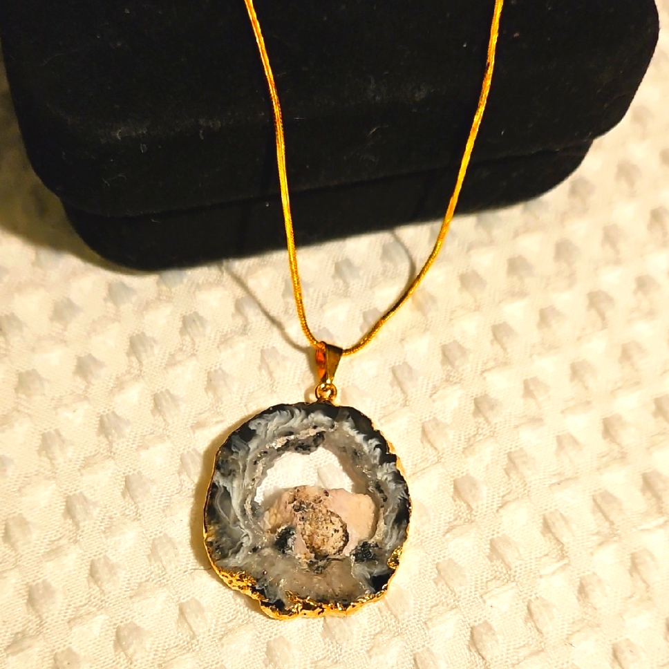 Druzy Agate Pendant Necklace